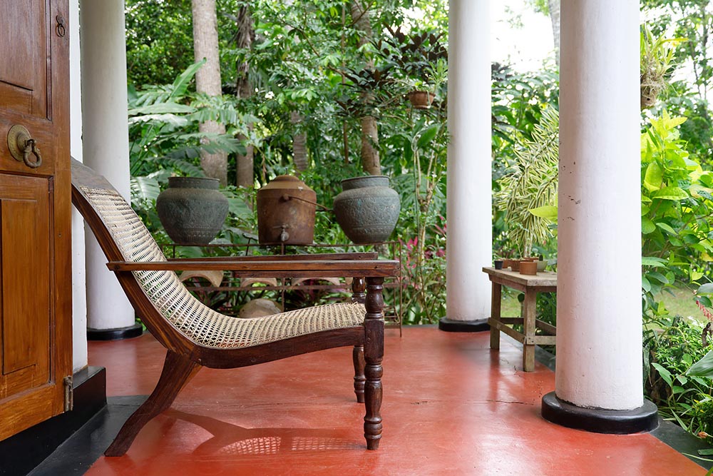 Planters&rsquo; Chair ( &ldquo;Verandah Chair&rdquo; ) &copy; Janaka Samarakoon - Suriyakantha CAC Pvt Ltd.