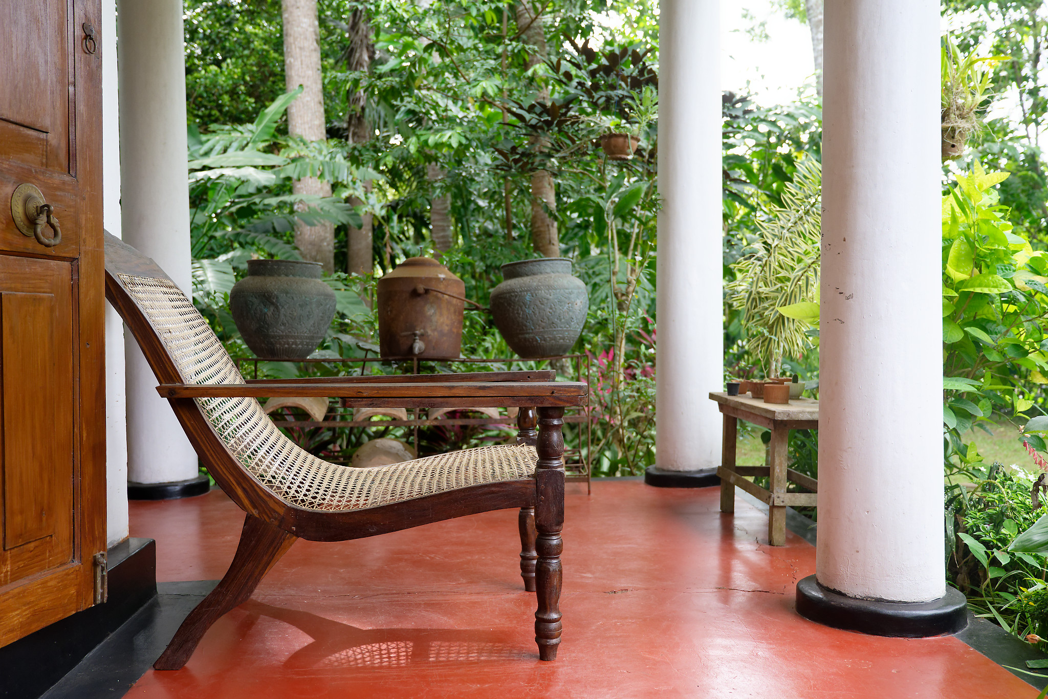 Planters&rsquo; Chair ( &ldquo;Verandah Chair&rdquo; ) &copy; Janaka Samarakoon - Suriyakantha CAC Pvt Ltd.